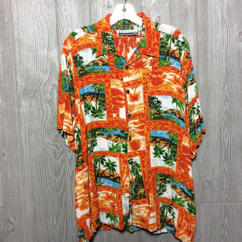 Vintage  Hawaiian  Style Button Down Shirt